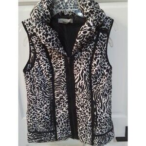 LAURA ASHLEY FULL ZIPPER BLACK/WHITE QUILTED VEST. SIZE SMALL.